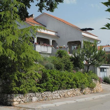 Apartments With A Parking Space Njivice, Krk - 5427 Dış mekan fotoğraf